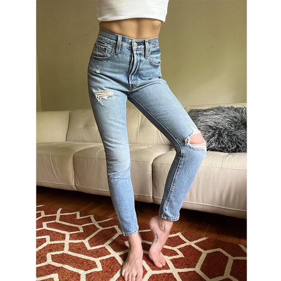 Levi's 501 Skinny Jeans - Light Wash - Size 28 - Picture 2 of 4